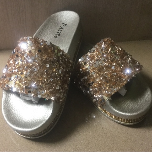GOLD SLIDES DRIPPING IN SPARKLING SHOES - Picture 3 of 7
